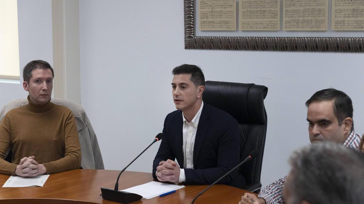 El alcalde de Montserrat, Sergio Vilar, en un pleno, en una imagen de archivo.