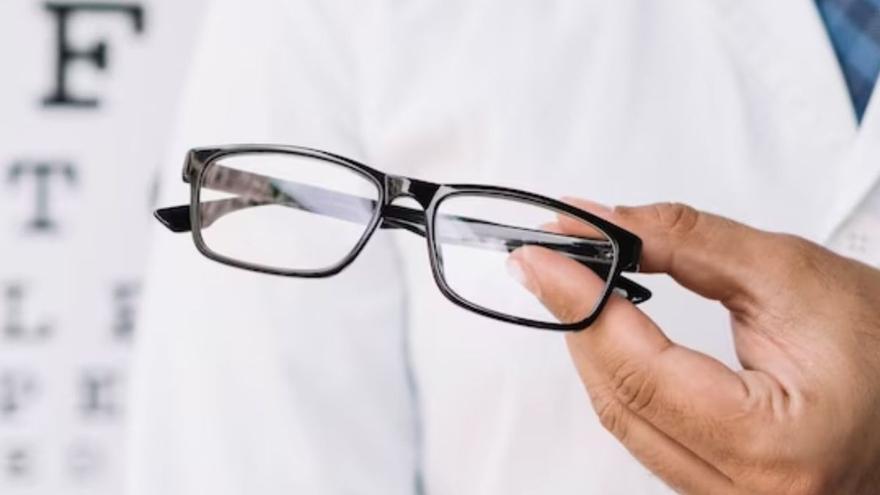 Más de 106.000 menores de 16 años en Cordoba se beneficiarán de la ayuda para la compra de gafas y lentillas