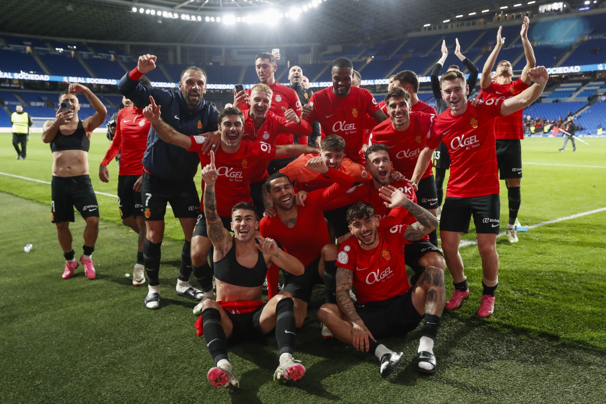 Las mejores fotos de la proeza histórica del Mallorca, que jugará la final de la Copa del Rey