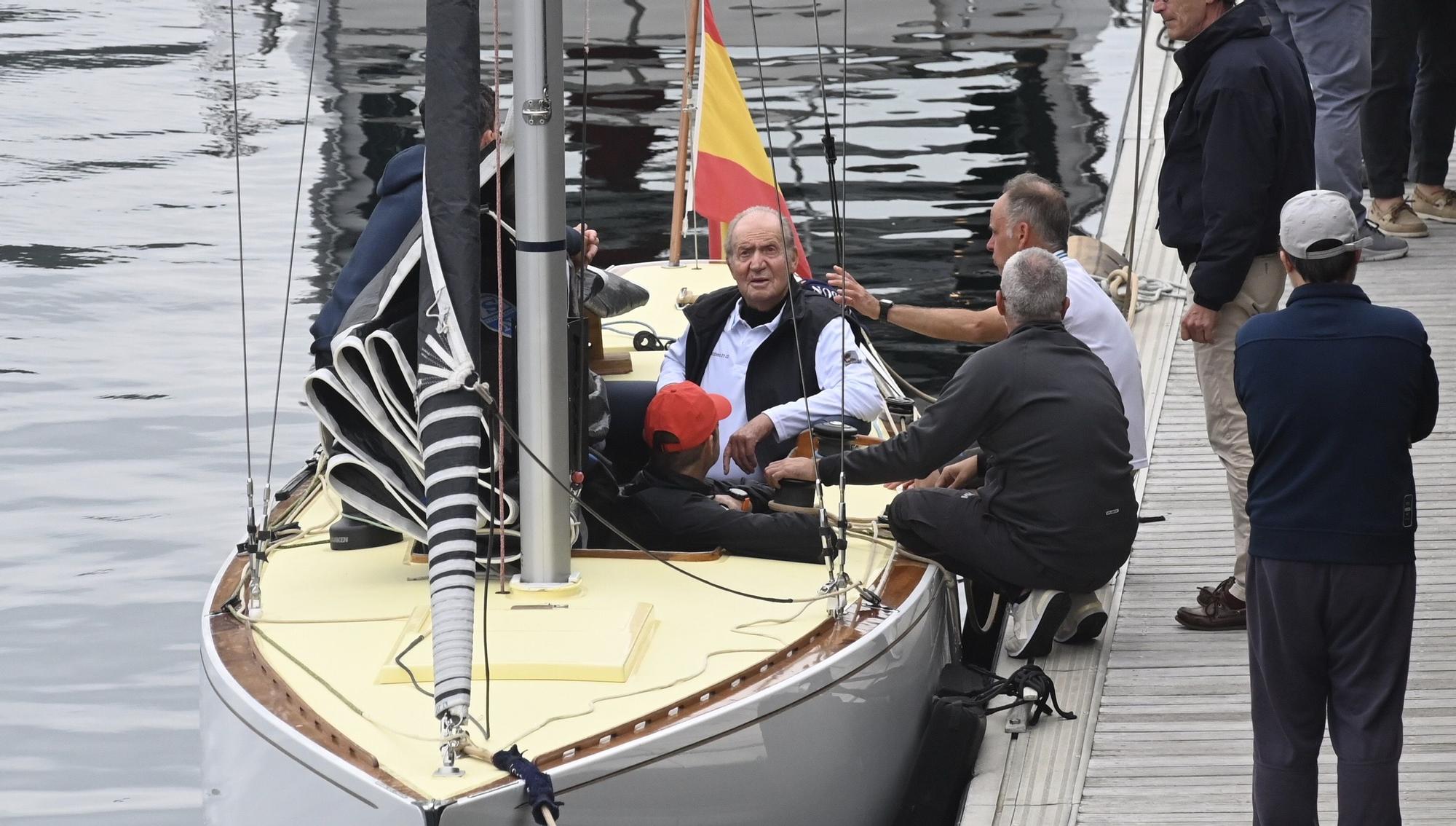 El rey emérito, Juan Carlos I, ya navega por aguas de Sanxenxo