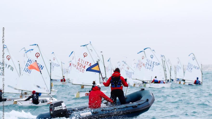 Se definen las series finales en el Trofeo Euromarina Optimist Torrevieja