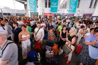 Vuelven las interrupciones a la alta velocidad española: la falta de tensión afecta los trenes entre Madrid y la Comunidad Valenciana