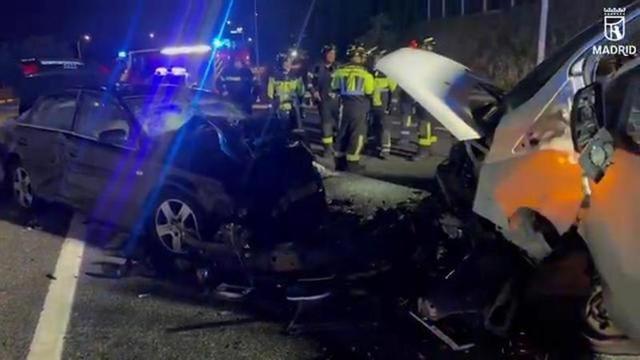 Tres heridos graves en un choque frontal en la salida 19 de la M-40 en Madrid