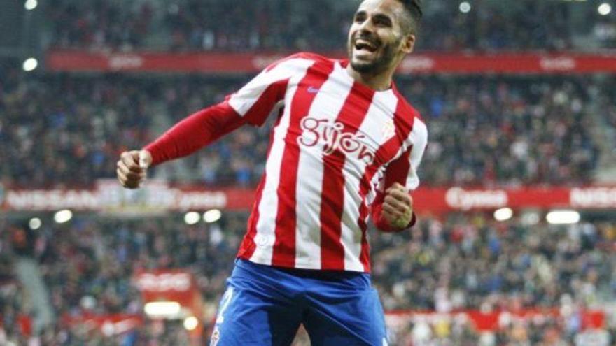 Douglas marcó un golazo tras dos años de sequía