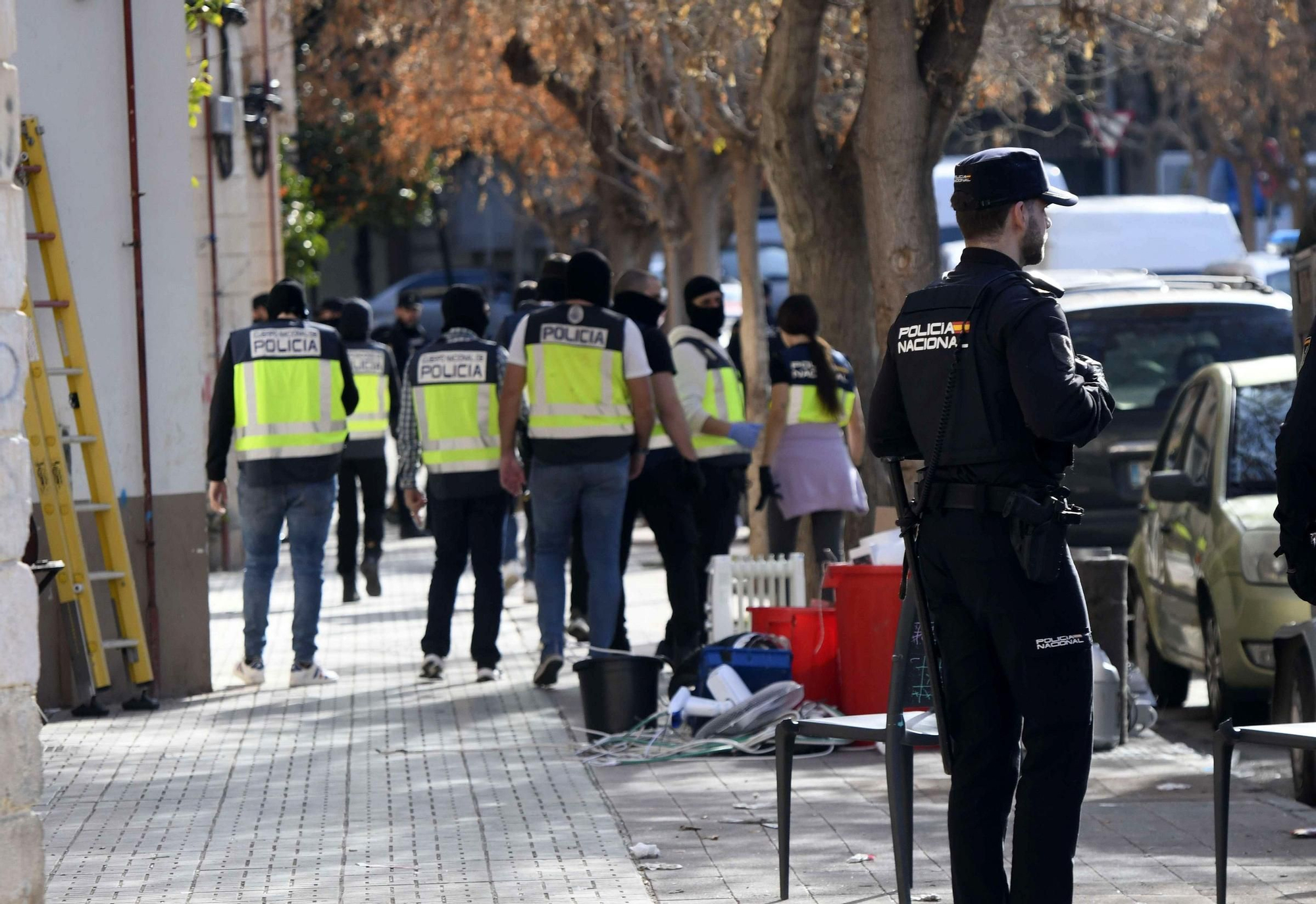 La redada contra el narcotráfico en el Polígono de La Paz, en imágenes