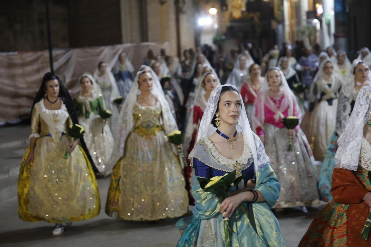 Todas las fotos de la Ofrenda del 18 de marzo por la calle San Vicente hasta la 20:30 horas