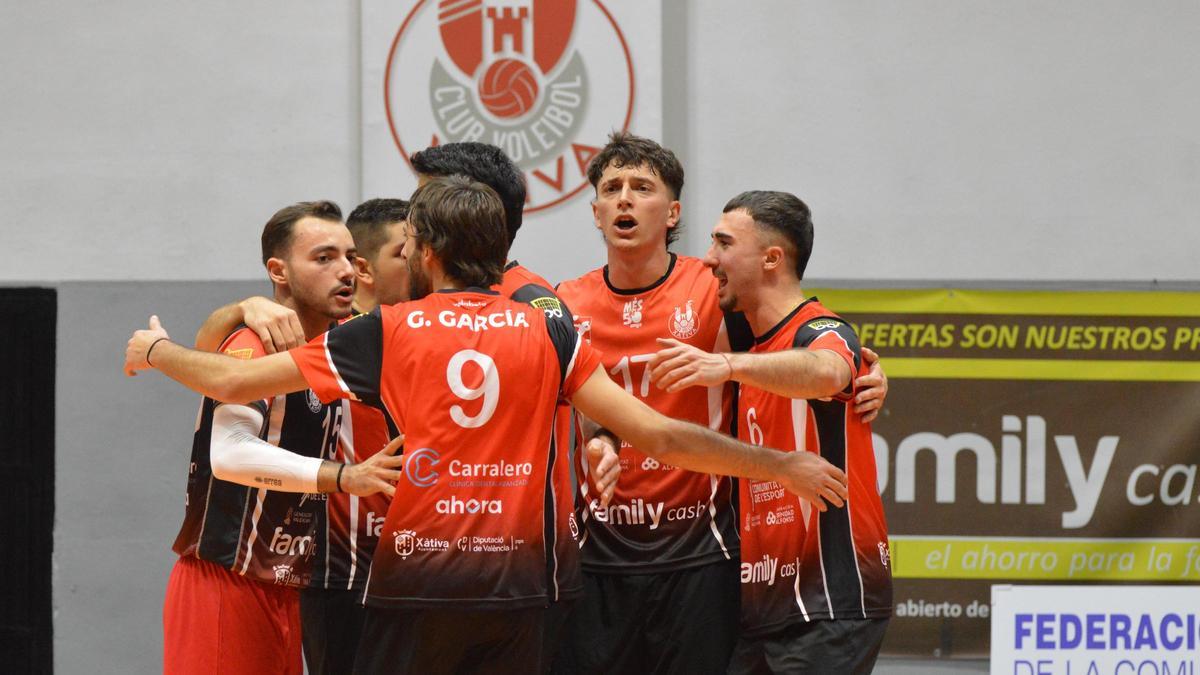 Nueva victoria del Familycash Xàtiva voleibol masculino por 3-0 frente al CV Roquetes (Tarragona) con parciales de 25-14/26-24/30-28.