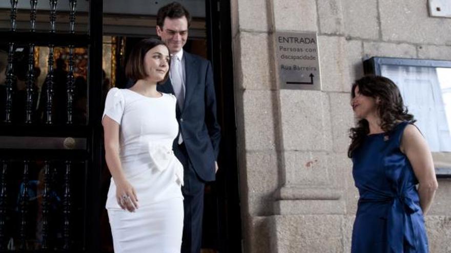 La boda de Adriana Domínguez se celebró en el salón de plenos del concello de Ourense.