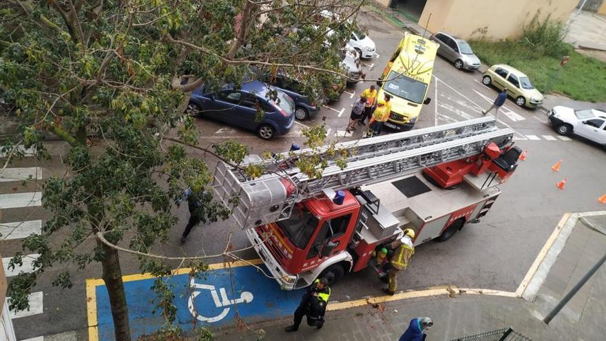 Incendi en un pis al carrer Montgó a Figueres