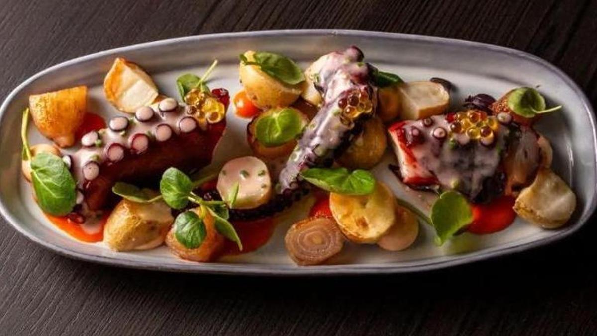 Pulpo, escabeche y Lodosa, un plato de Akerra.