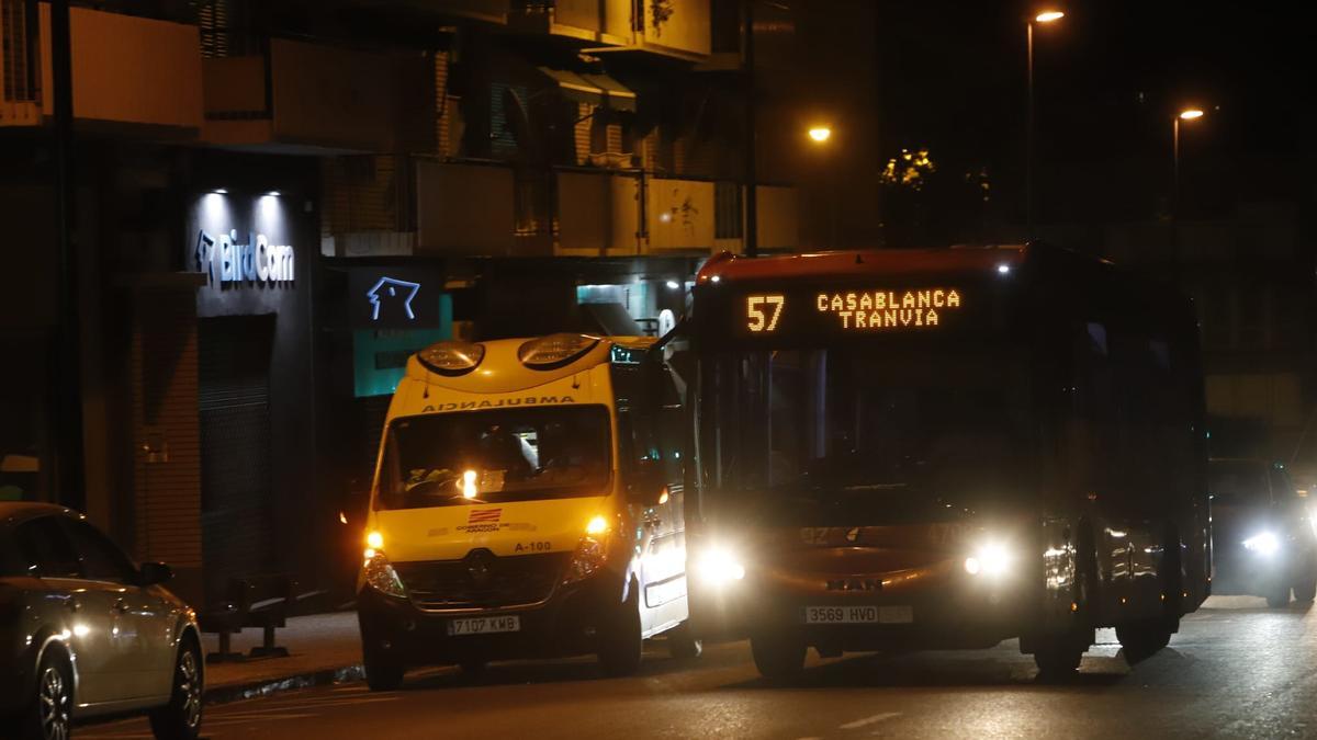 La víctima ha sido trasladada a un centro hospitalario a consecuencia de los heridas, pero los sanitarios ya no han podido hacer nada por salvar su vida.