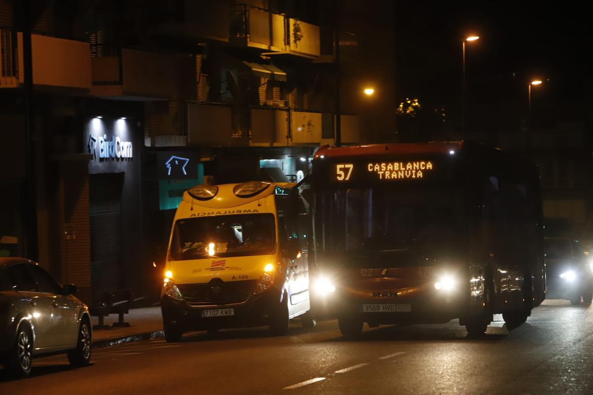 La víctima ha sido trasladada a un centro hospitalario a consecuencia de los heridas, pero los sanitarios ya no han podido hacer nada por salvar su vida.