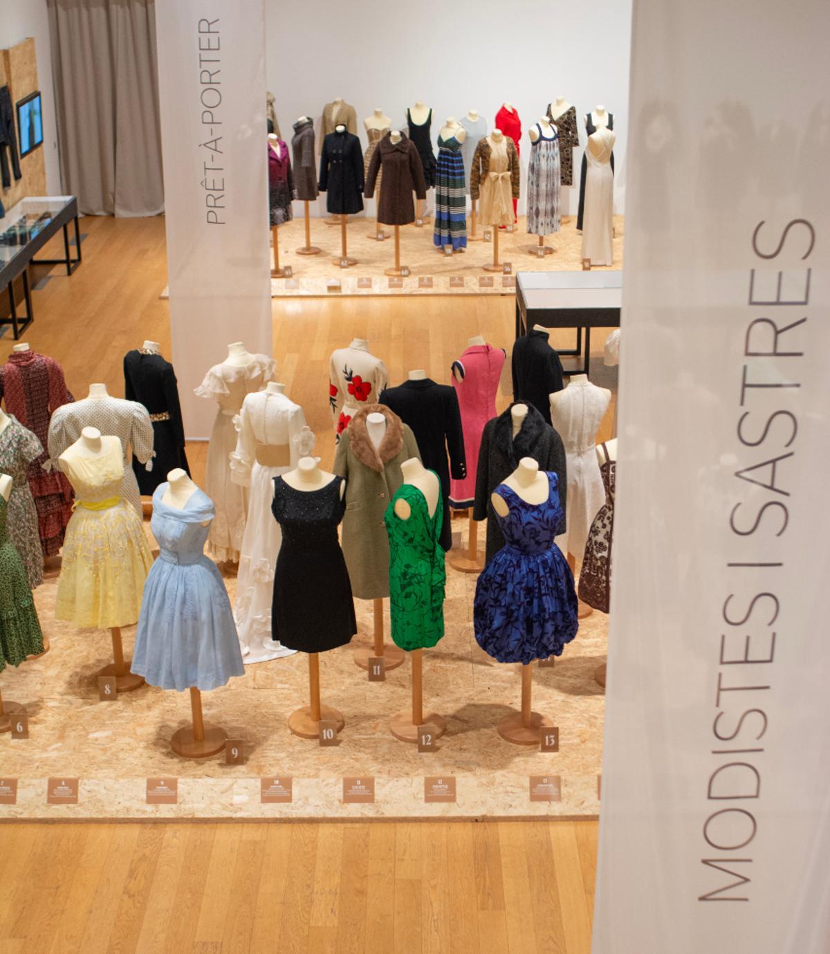 'Sabadell confecciona' está comisariada por el historiador de arte, arquitectura y moda, y director y vicepresidente de la Fundación Antoni de Montpalau, Josep Casamartina.