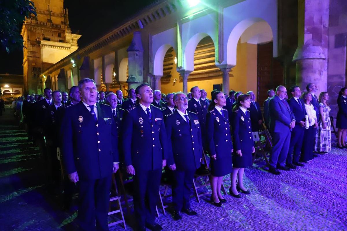 Asistentes a la gala por el bicentenario de la Policía Nacional.