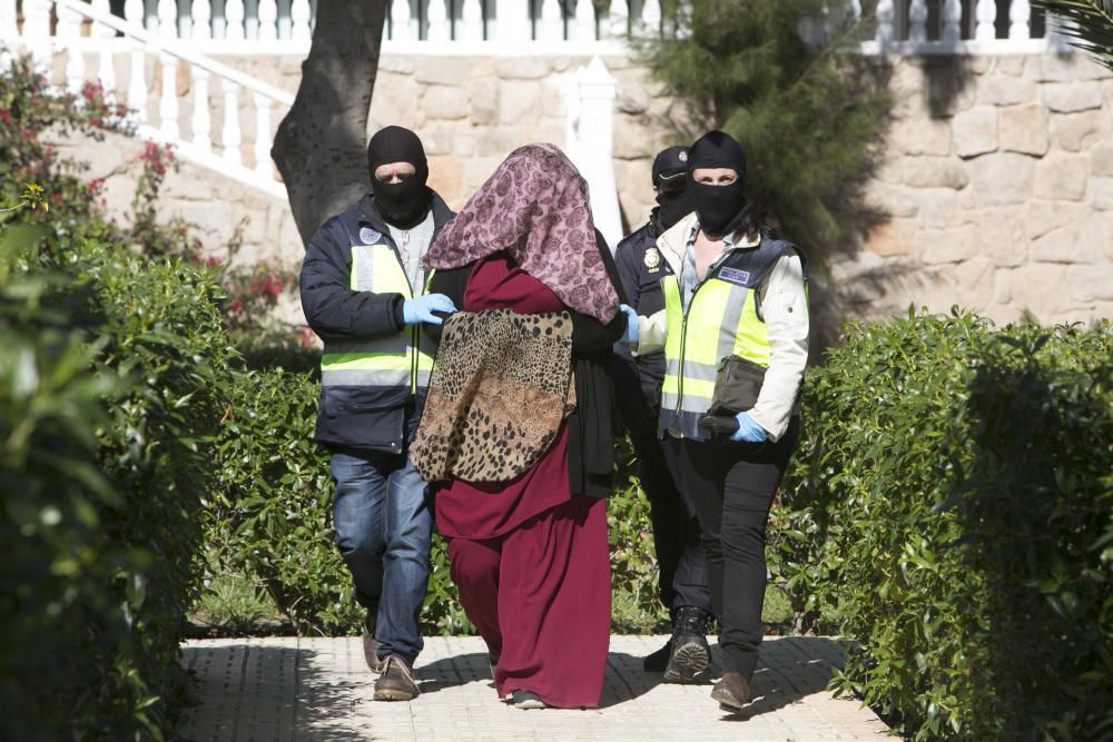 La Policía detiene a una yihadista en Alicante