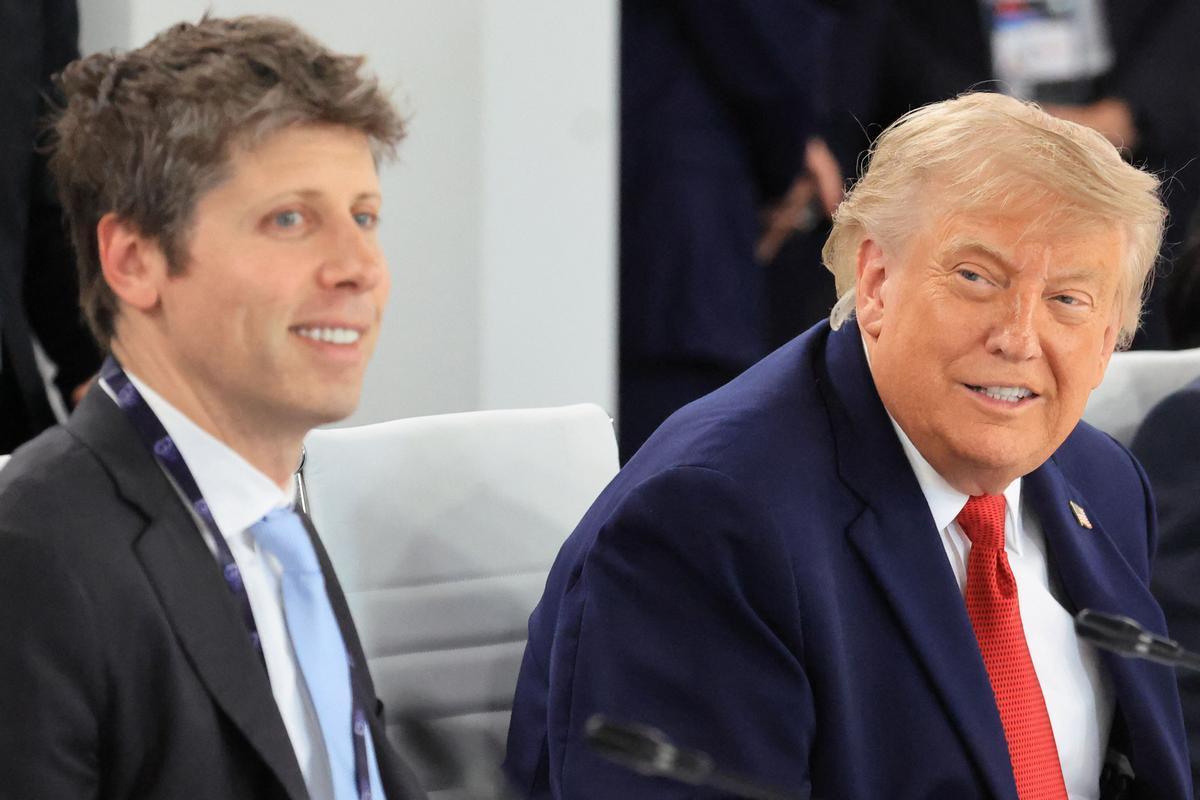 El CEO de Open AI, Sam Altman, y el presidente de EEUU, Donald Trump, este miércoles durante el encuentro del G7 con gigantes tecnológicos.