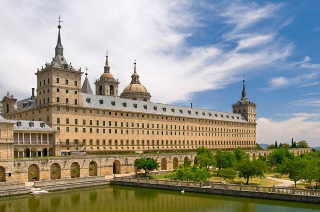 Monasterio y sitio de El Escorial en Madrid (1984).