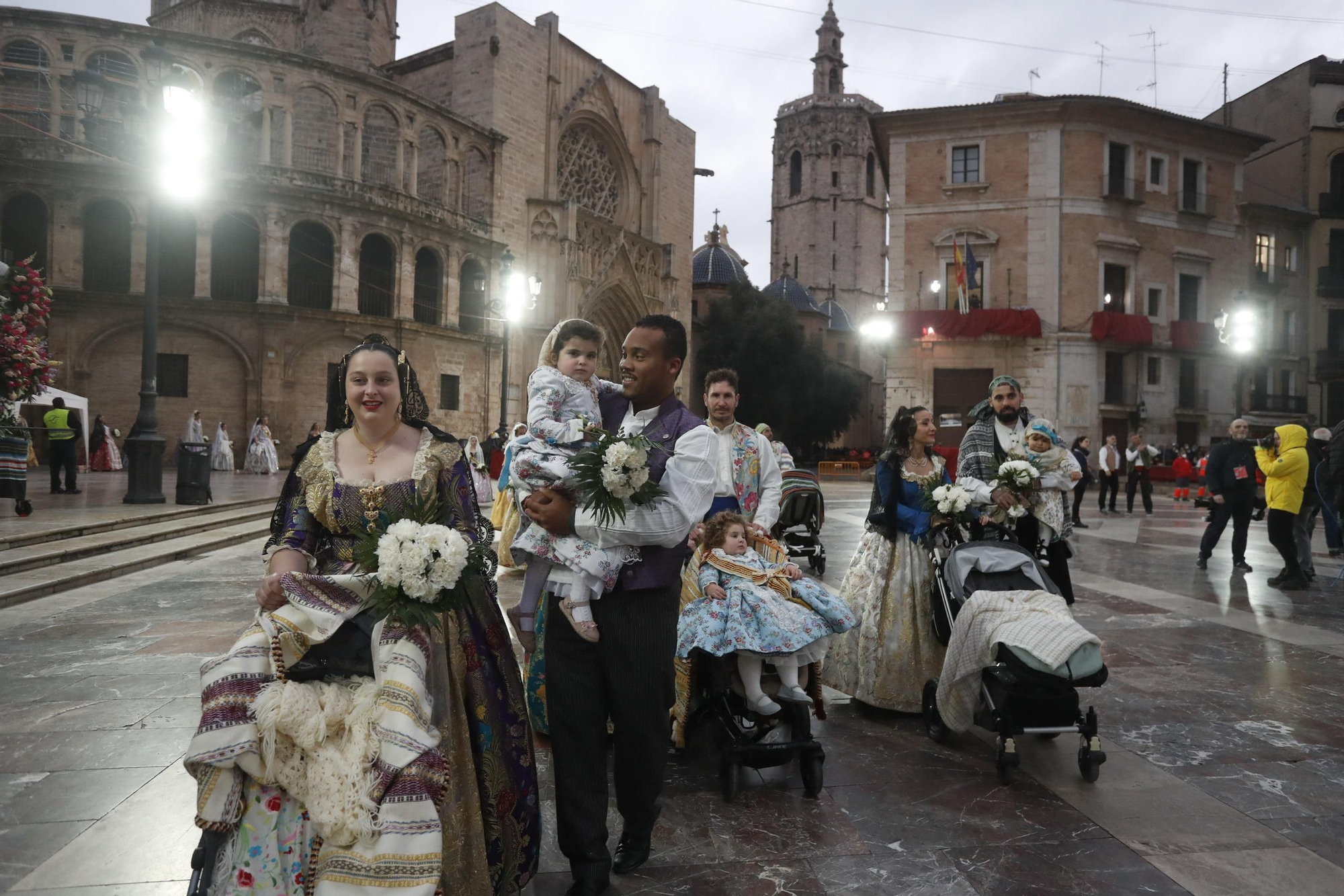 Búscate en el segundo día de ofrenda por la calle de la Paz (entre las 19:00 a las 20:00 horas)