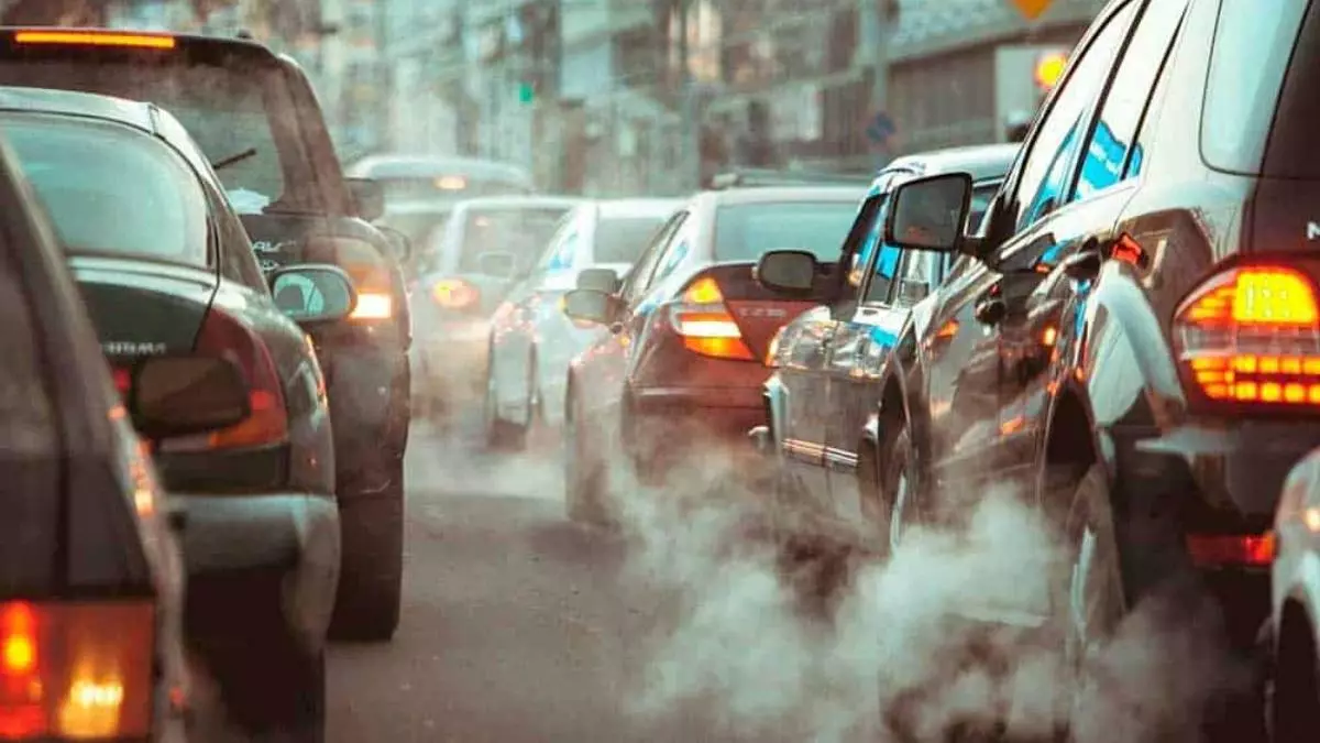 Los filtros de los coches de gasolina no mitigan la toxicidad de sus emisiones, desvela un estudio
