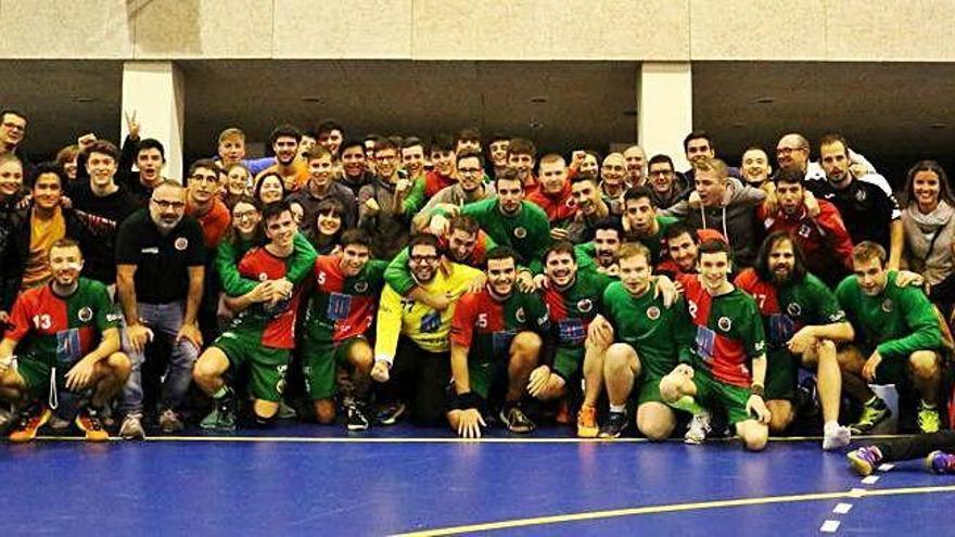 L&#039;handbol torna a generar entusiasme a Berga. El 17 de març, una cinquantena d&#039;aficionats van omplir un bus per donar suport a l&#039;equip a Salou