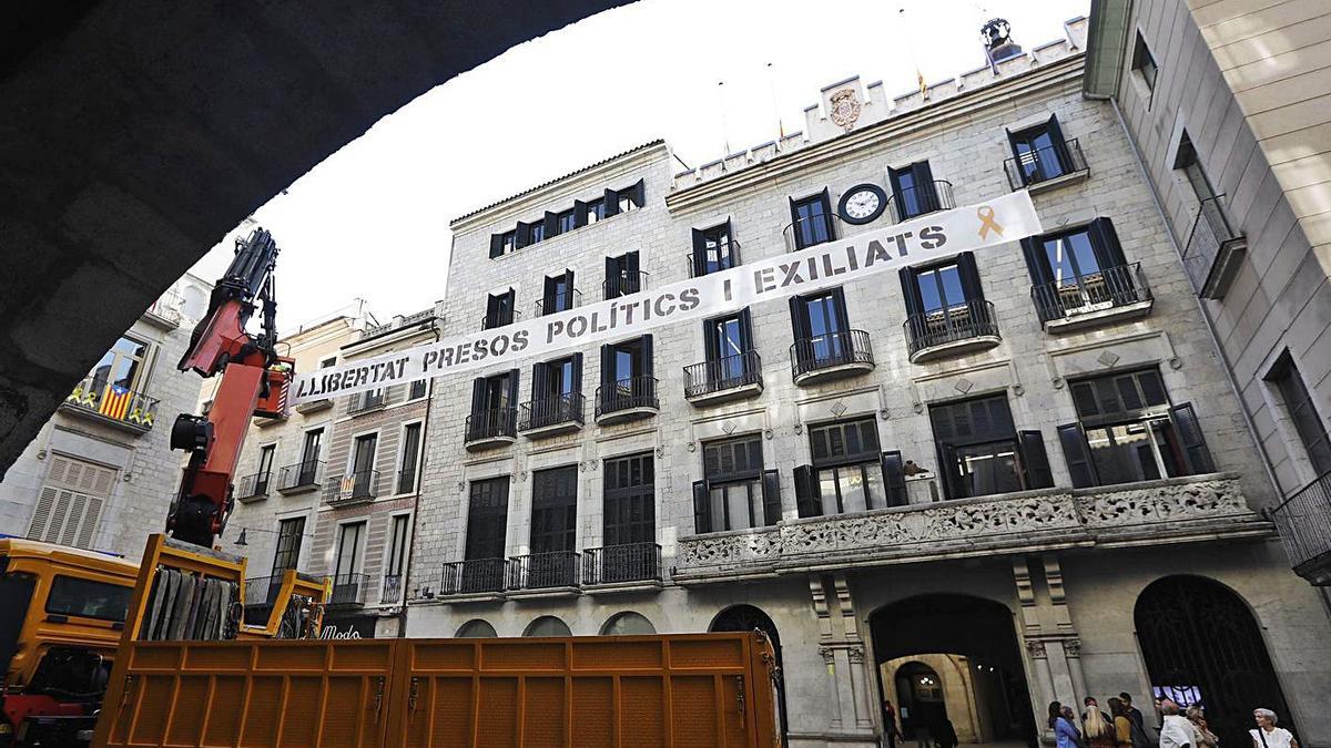 La façana de l’Ajuntament de Girona en una imatge d’arxiu