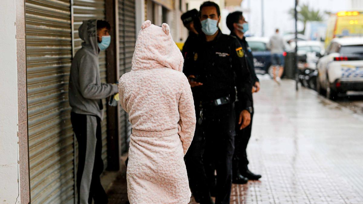 Alarma por un incendio en la cocina de un piso en Ibiza