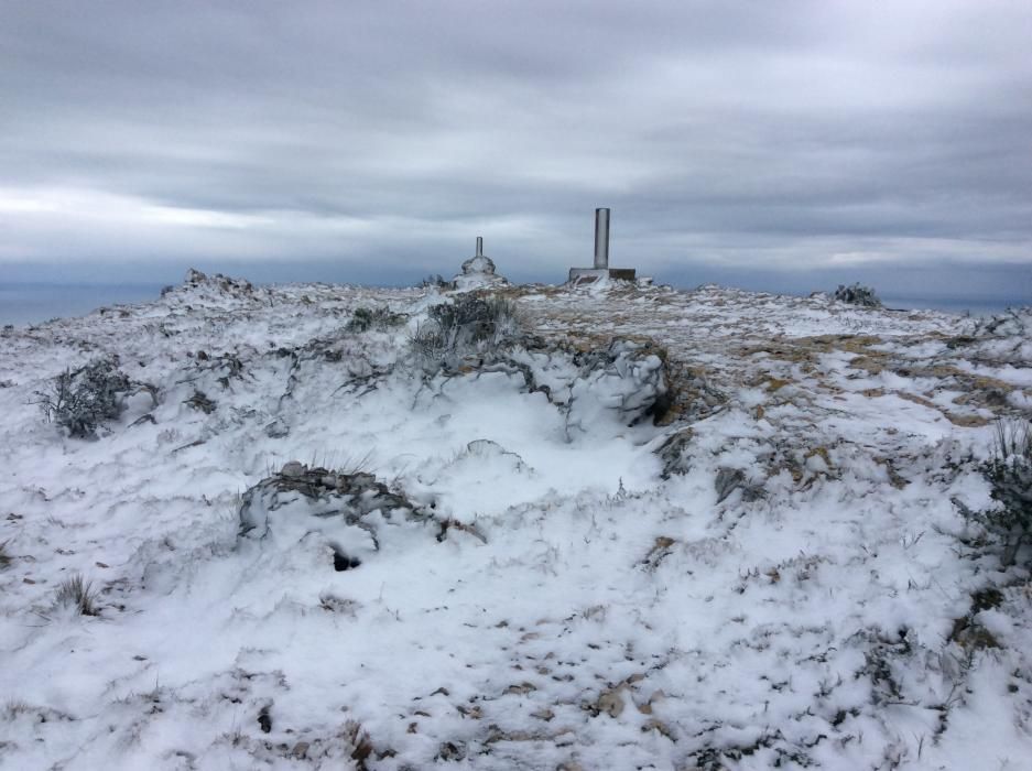 La nieve también llega al Montgó