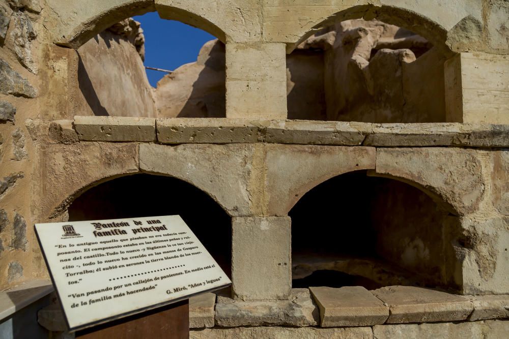 El antiguo cementerio del castillo, inspirador de la obra de Gabriel Miró, se consolida como espacio cultural