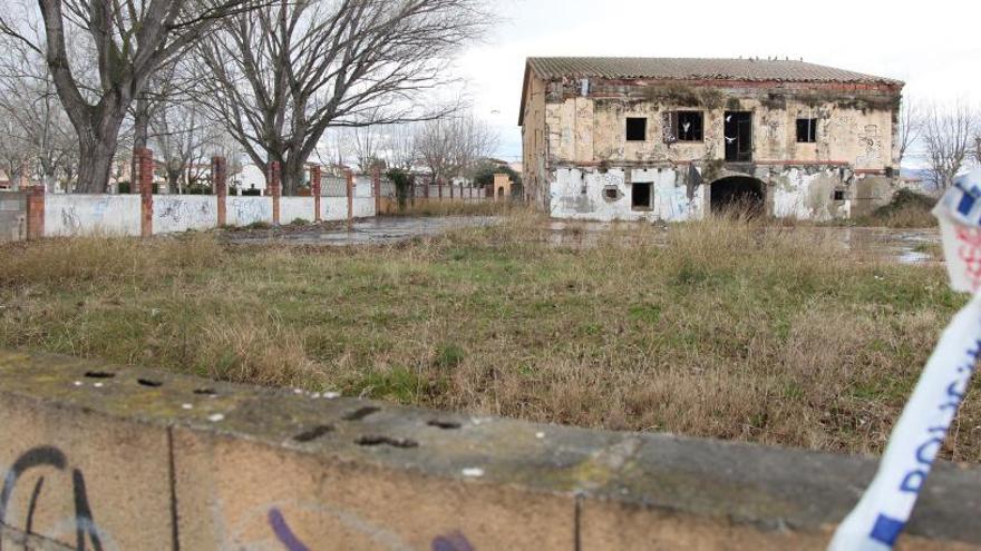 Castelló d&#039;Empúries intenta salvar de les ruïnes l&#039;últim mas d&#039;Empuriabrava