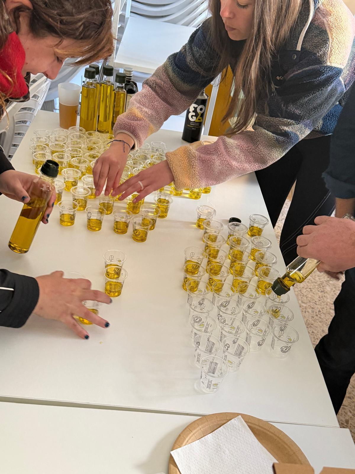 La jornada va incloure el tast d'olis.