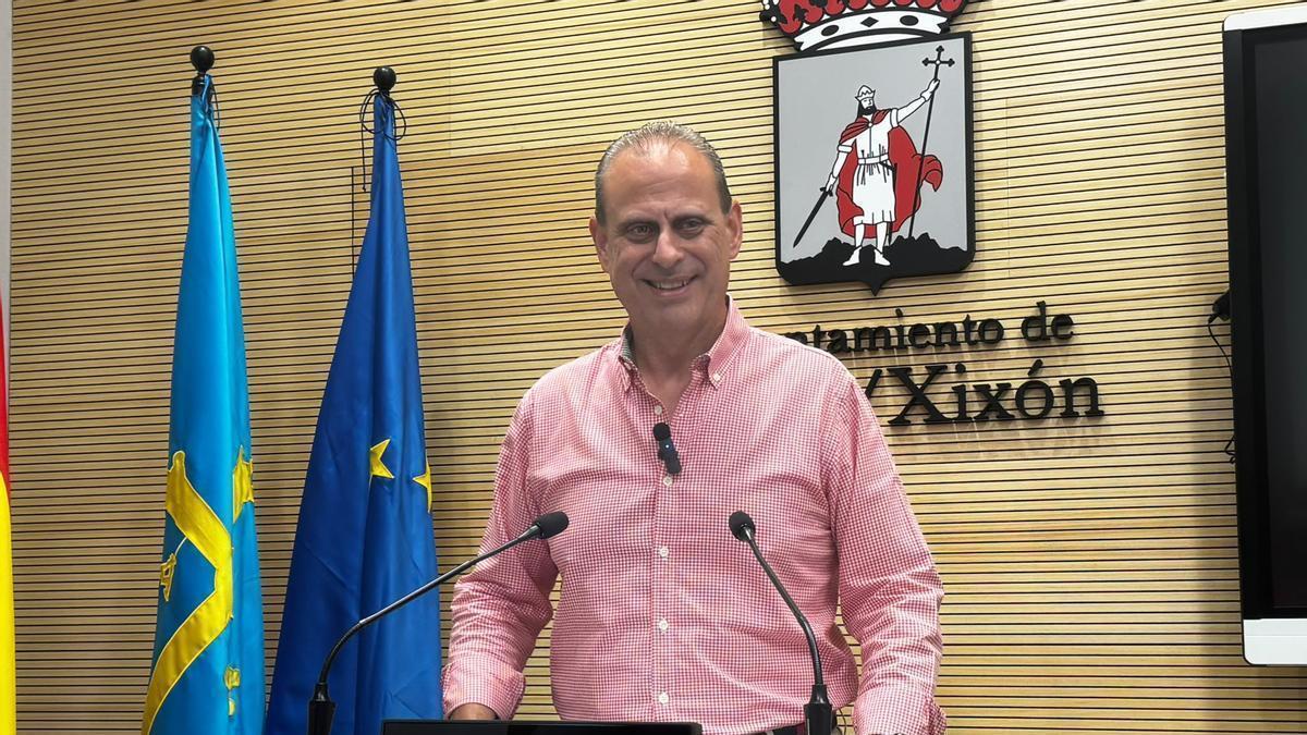 Tino Vaquero en el Ayuntamiento de Gijón.