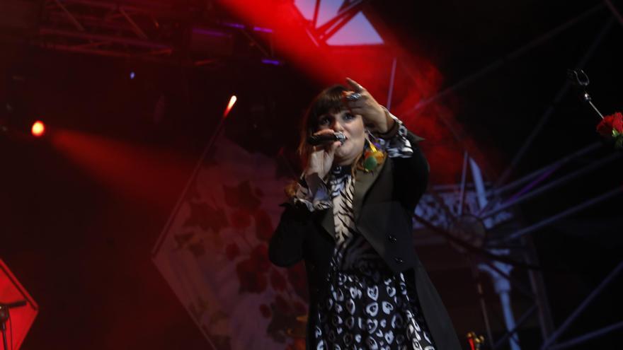 La cantautora Rozalén, premiada en Llanera por su compromiso con la igualdad