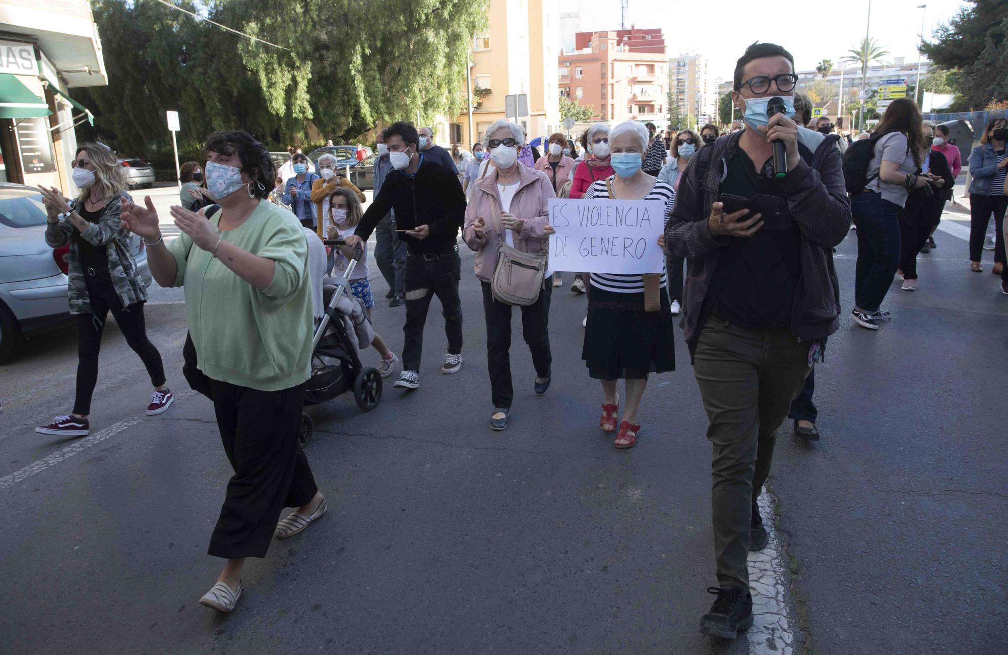 Manifestación en el Port de Sagunt por el asesinato machista de Soledad.