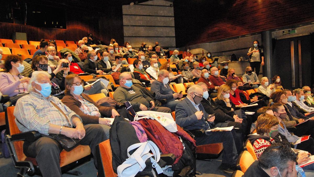 Assistents a la 37a Assemblea de les Associacions Veïnals de Catalunya, celebrada a l&#039;auditori de la Plana