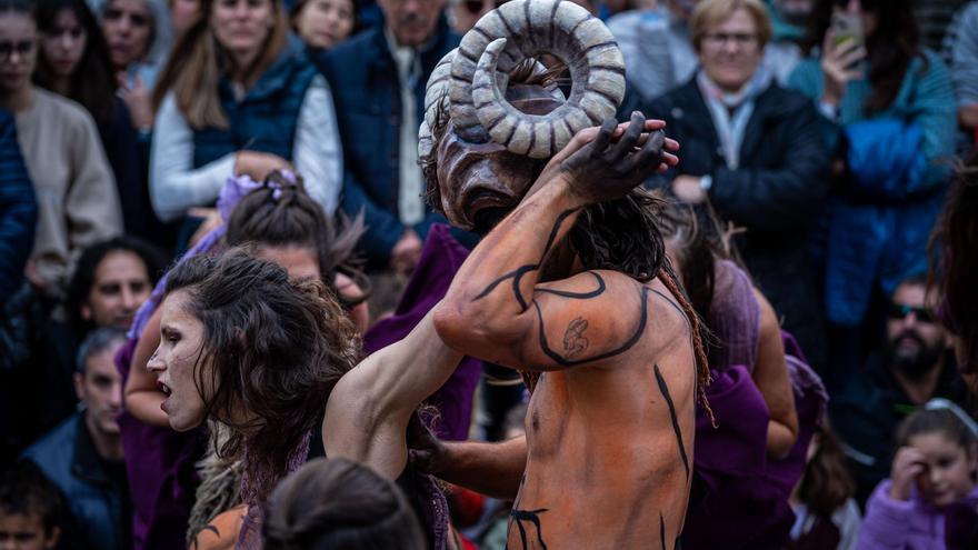 Les bruixes de Sant Feliu Sasserra invoquen una multitud de visitants
