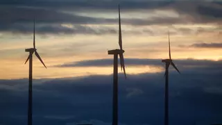 La Xunta autoriza los dos primeros parque eólicos que abaratarán la luz y el gas a los vecinos de la zona