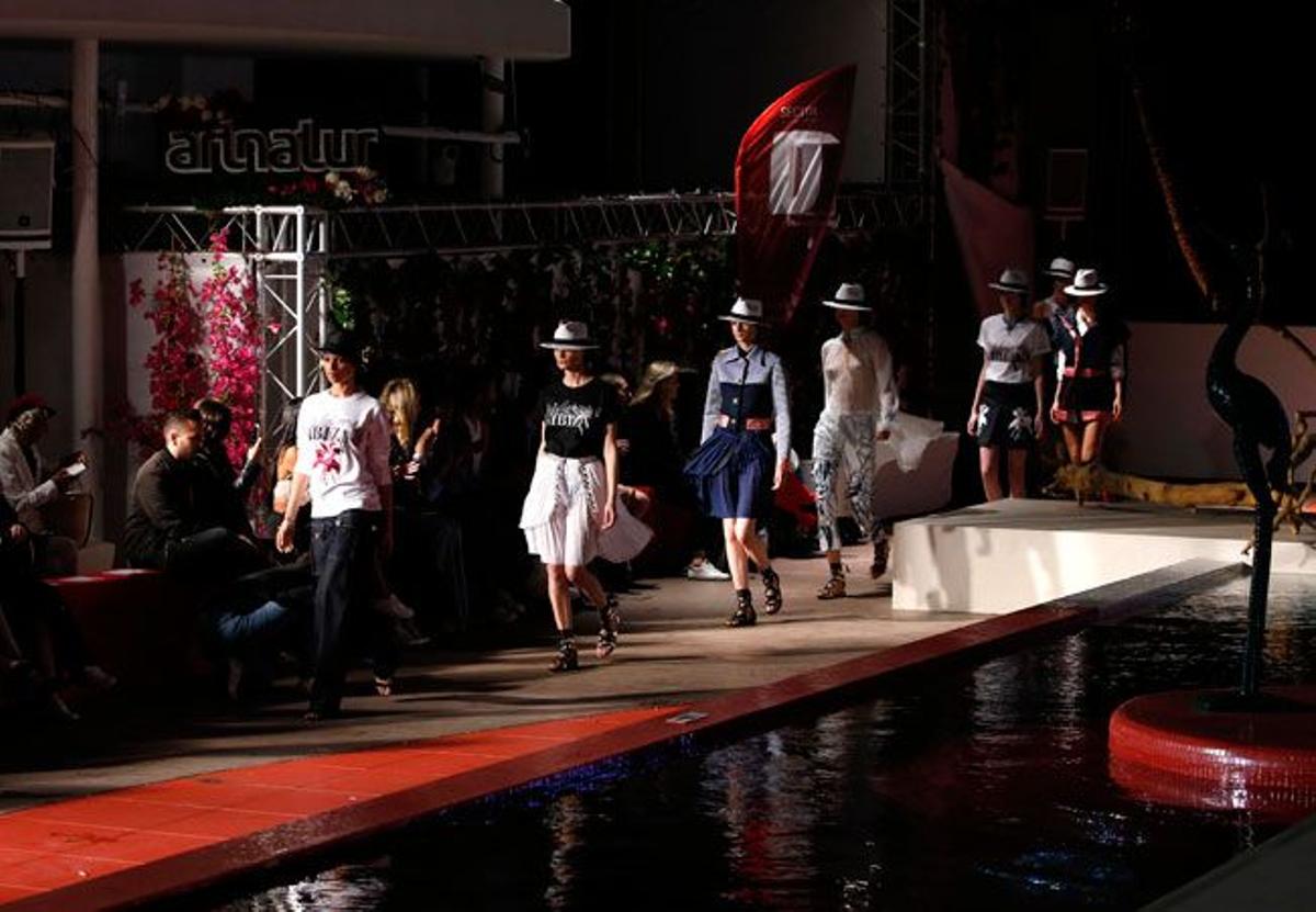 Mercedes Benz Fashion Weekend Ibiza: Alvarno baja de la pasarela a las modelos