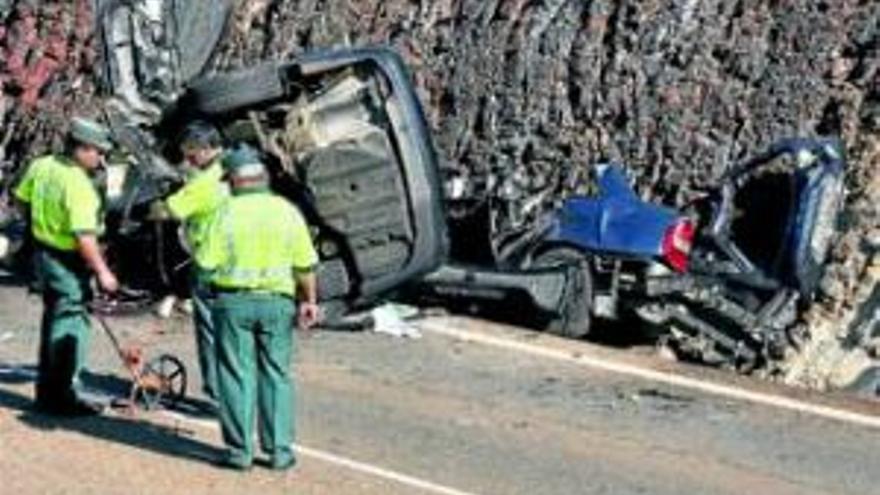 Las muertes en carreteras de la Junta bajan de 41 a 27 en 2010