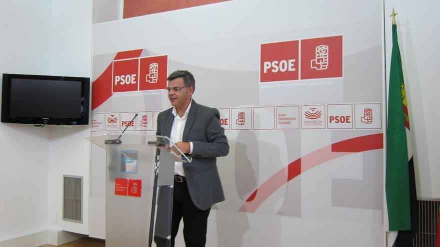 El PSOE pide a Podemos que reflexione sobre su postura con las cuentas extremeñas