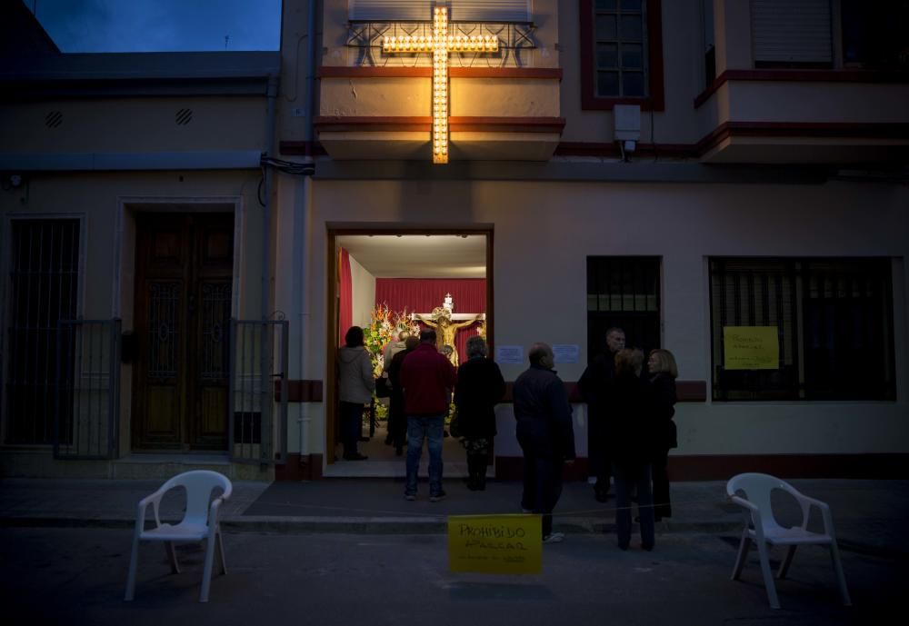 Procesión de la Real Hermandad de Jesús con la Cruz y Cristo Resucitado