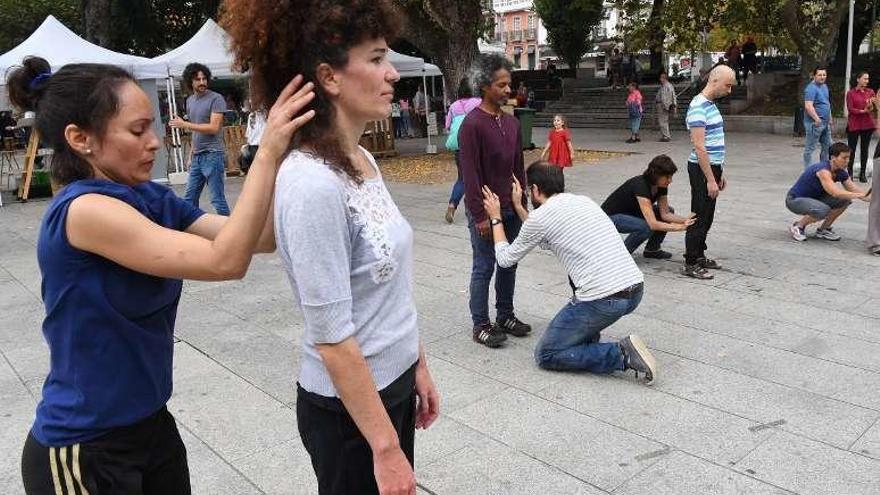 La plaza de España, un local de ensayo al aire libre para iniciarse en la danza