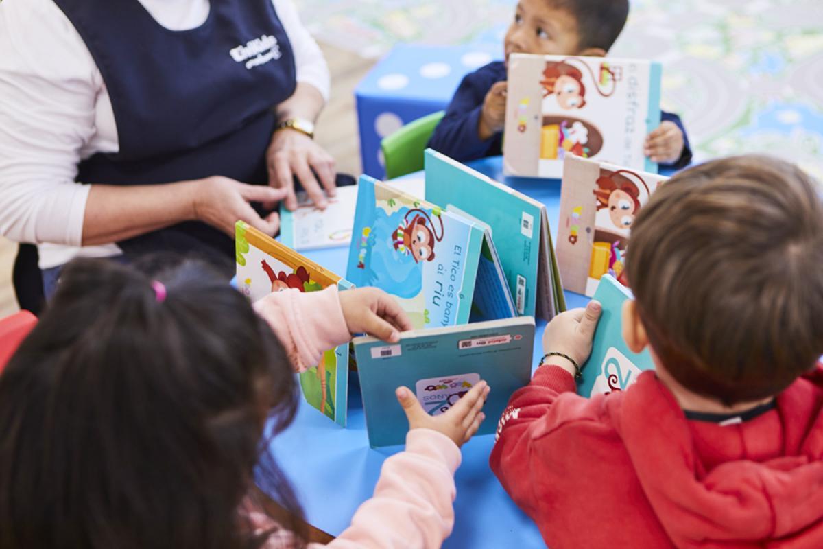 Eivikids fomenta el aprendizaje a través del juego, la exploración y la experimentación, respetando el ritmo de cada niño.