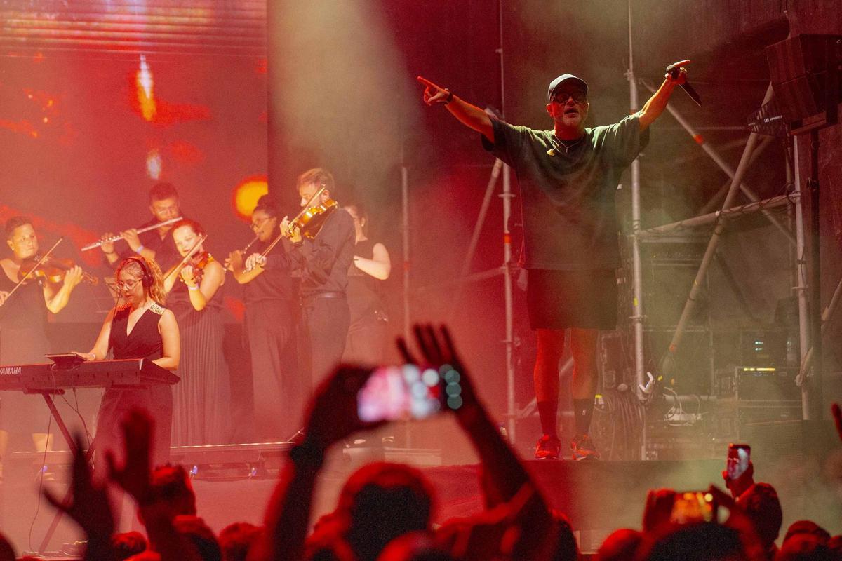 Nach firma un concierto memorable ante un entregado público en Noches Mágicas
