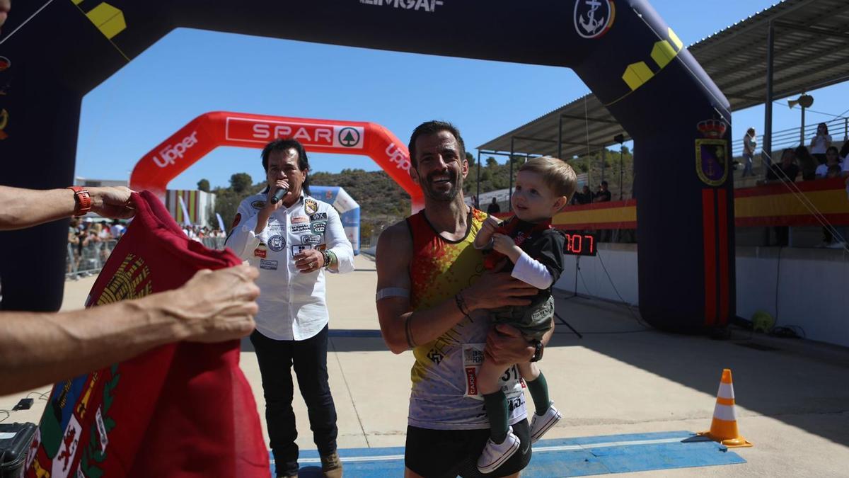 Así ha entrado en meta Ramon Navarro, ganador de la XIII Ruta de las Fortalezas