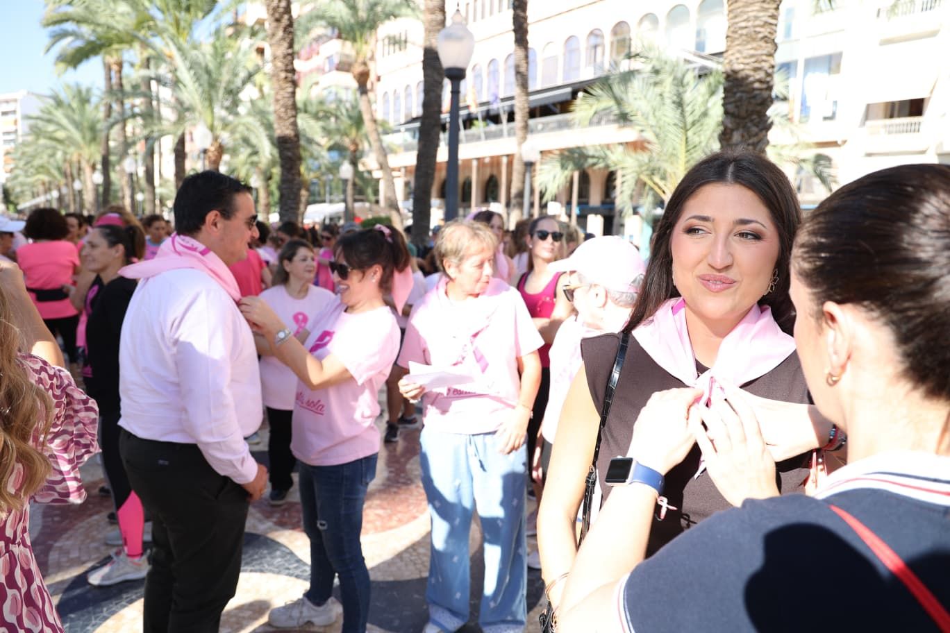 Así ha sido el acto conmemorativo de APAMM en Alicante por Día Internacional contra el Cáncer de Mama