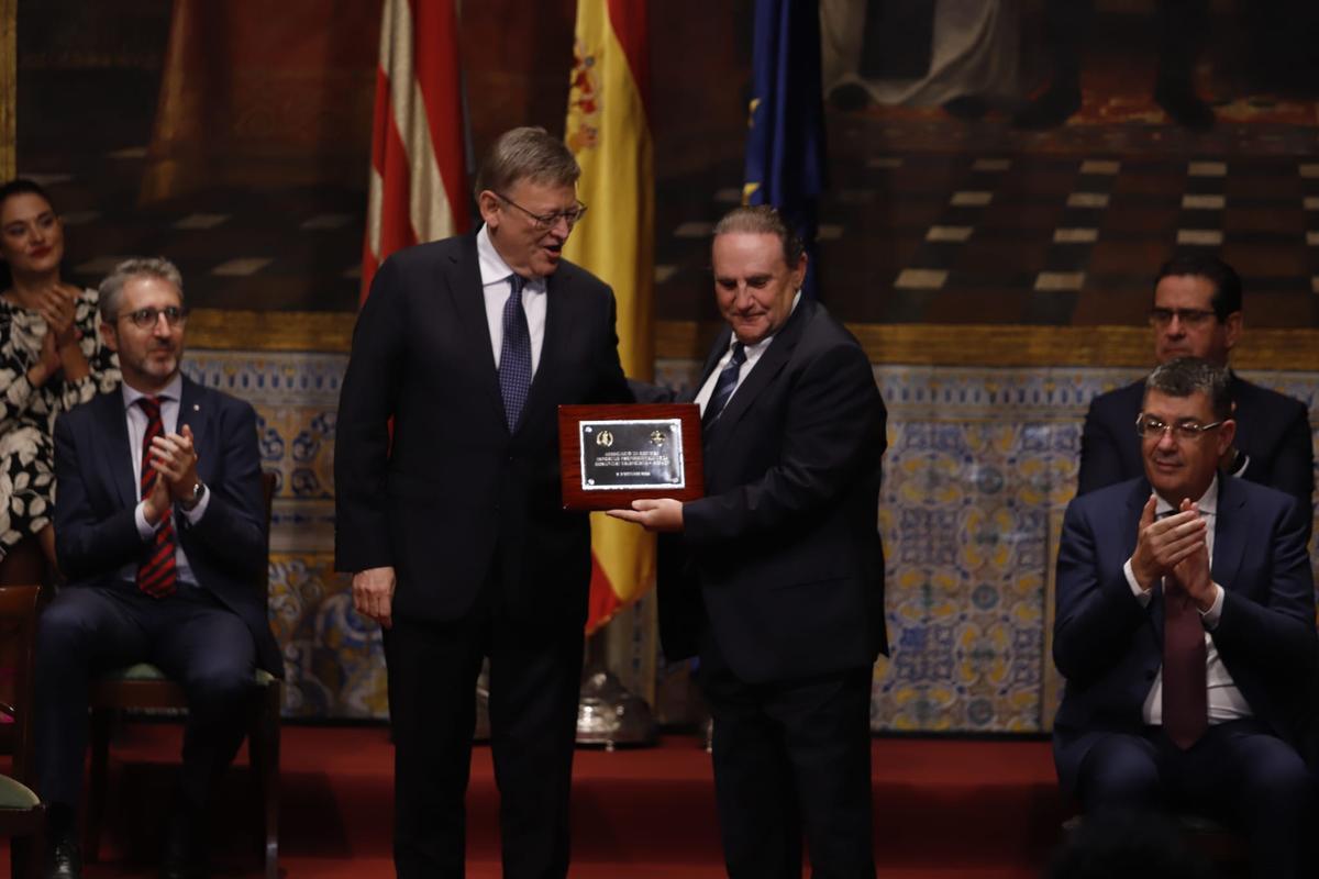 Ximo Puig y Miguel Ángel Nogueras Carrasco, presidente de Associació de Gestors Esportius Professionals de la Comunitat Valenciana