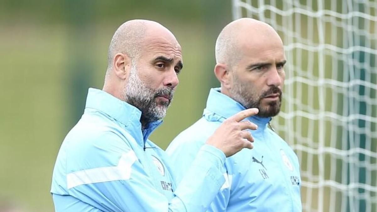 Pep Guardiola, junto a Enzo Maresca, en el Manchester City.