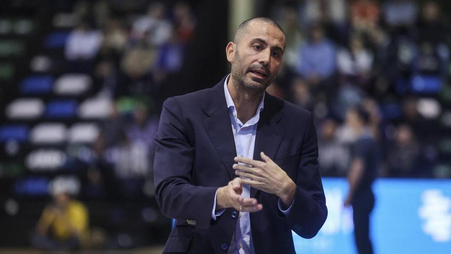 Javi Rodríguez, entrenador del Alimerka Oviedo Baloncesto