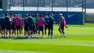 El Barça celebra el regreso de Araujo