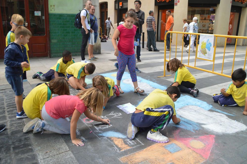 Els escolars pinten Figueres en la Setmana de la M